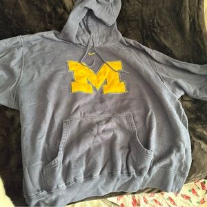 Vintage Nike university of Michigan navy blue Hoodie with Yellow Logo